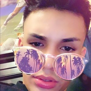 Meet your Posher, Andres